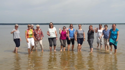 Im Wasser: Das Seminar beinhaltet auch Wassertreten im Steinhuder Meer. (Foto: privat)
