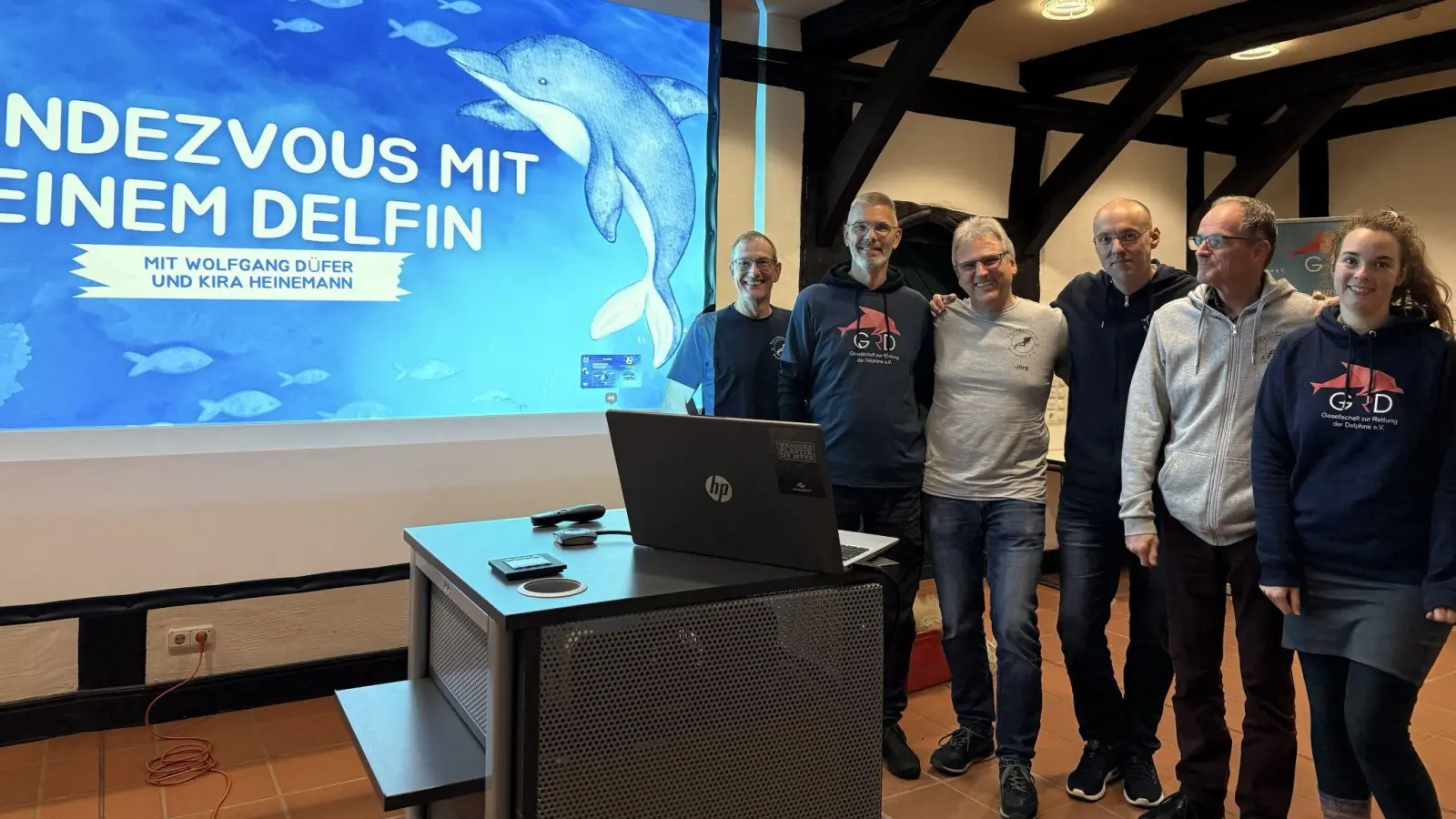 In der Abtei (v.li.): Jörg Dybek, Wolfgang Düfer, Jörg Schmidt, Swen Uhlich, Thomas Stiller und Kira Heinemann. (Foto: privat)