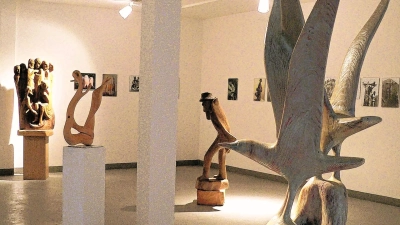 Vielfältige Werke eines heimischen Künstlers, der weit über die Grenzen von Schaumburg bekannt ist. (Foto: Archiv)