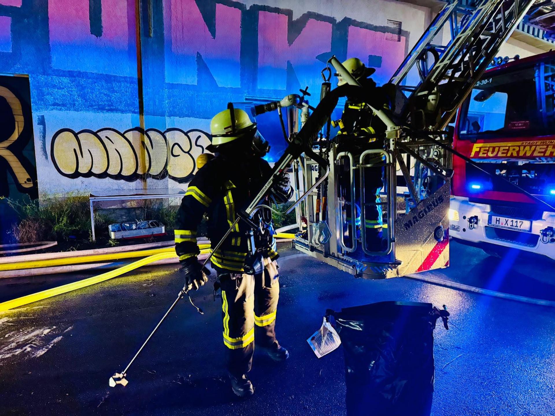 Vor Ort: Einsatzkräfte der Feuerwehr. (Foto: Feuerwehr)