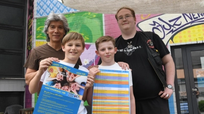 Das Ferienprogramm steht fest - mit einigen Neuerungen, die Moran Dzang gemeinsam mit Alexander, Erik und Simon Müller vorstellte. (Foto: nd)