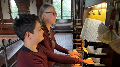 An der Orgel: Bianca Jäkel und Tas Juhasz.  (Foto: privat)