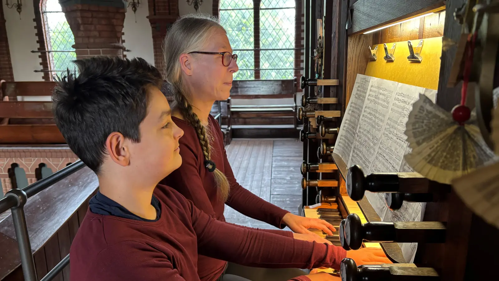 An der Orgel: Bianca Jäkel und Tas Juhasz.  (Foto: privat)