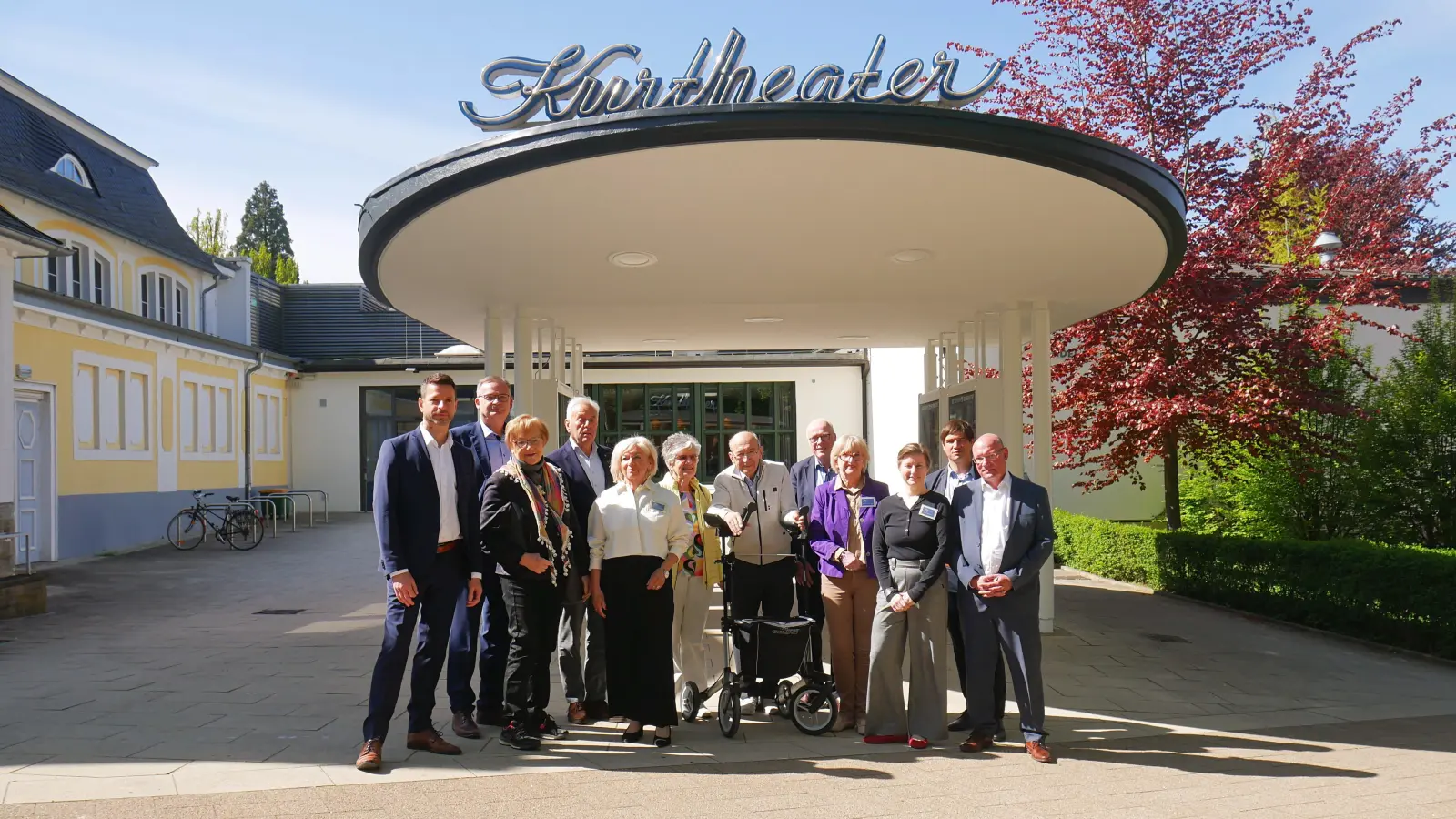 Vorstand vom Kulturforum, vereint mit den Sponsoren des Kulturprogramms. (Foto: gk)