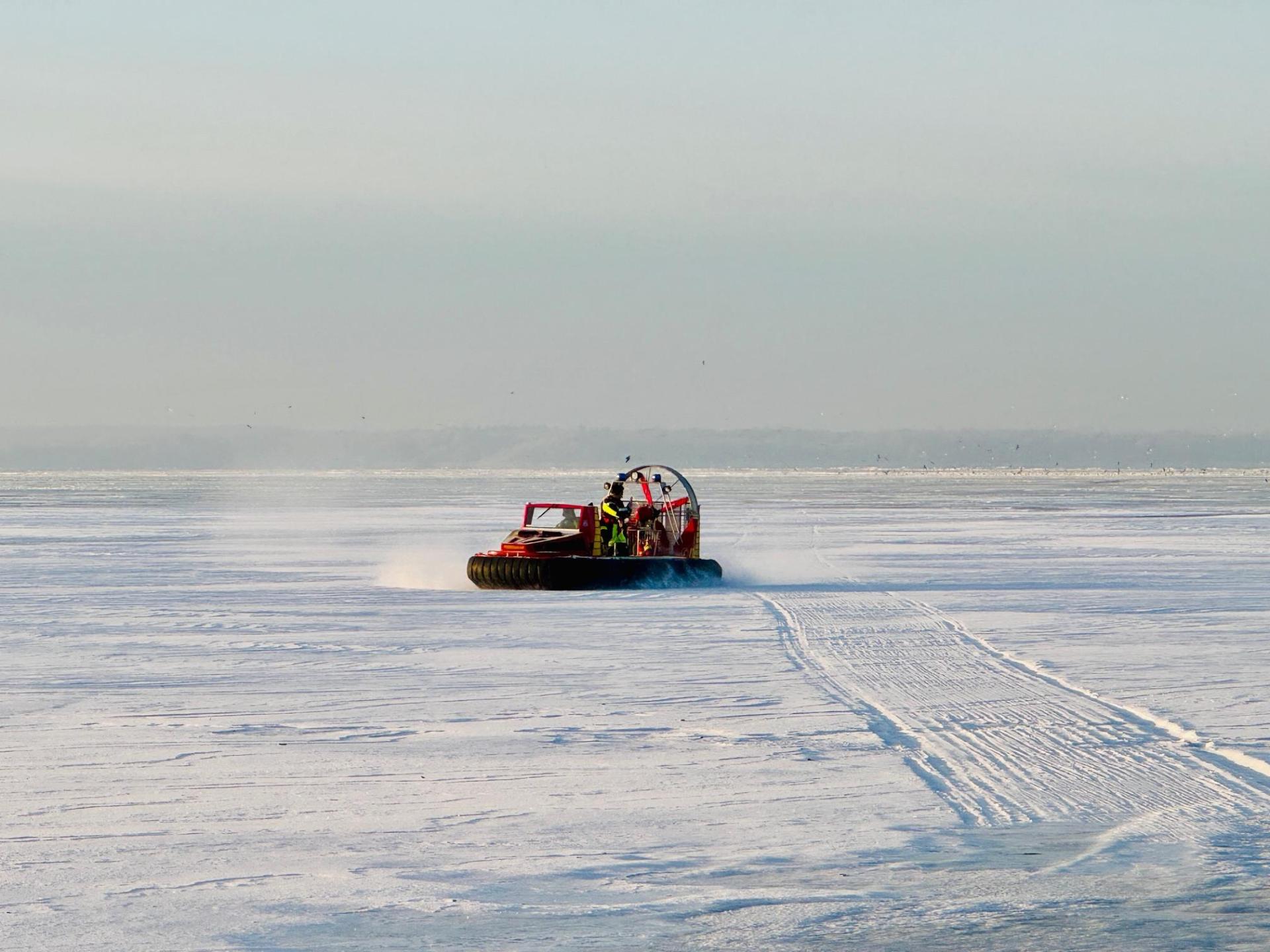 Auf dem Steinhuder Meer: Hovercraft der Feuerwehr. (Foto: Feuerwehr)