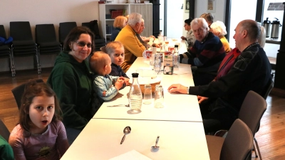 Lecker: Mit einer Tasse Kaffee und selbst gebackenen Keksen klingt die Dienstagssuppe aus.  (Foto: gi)