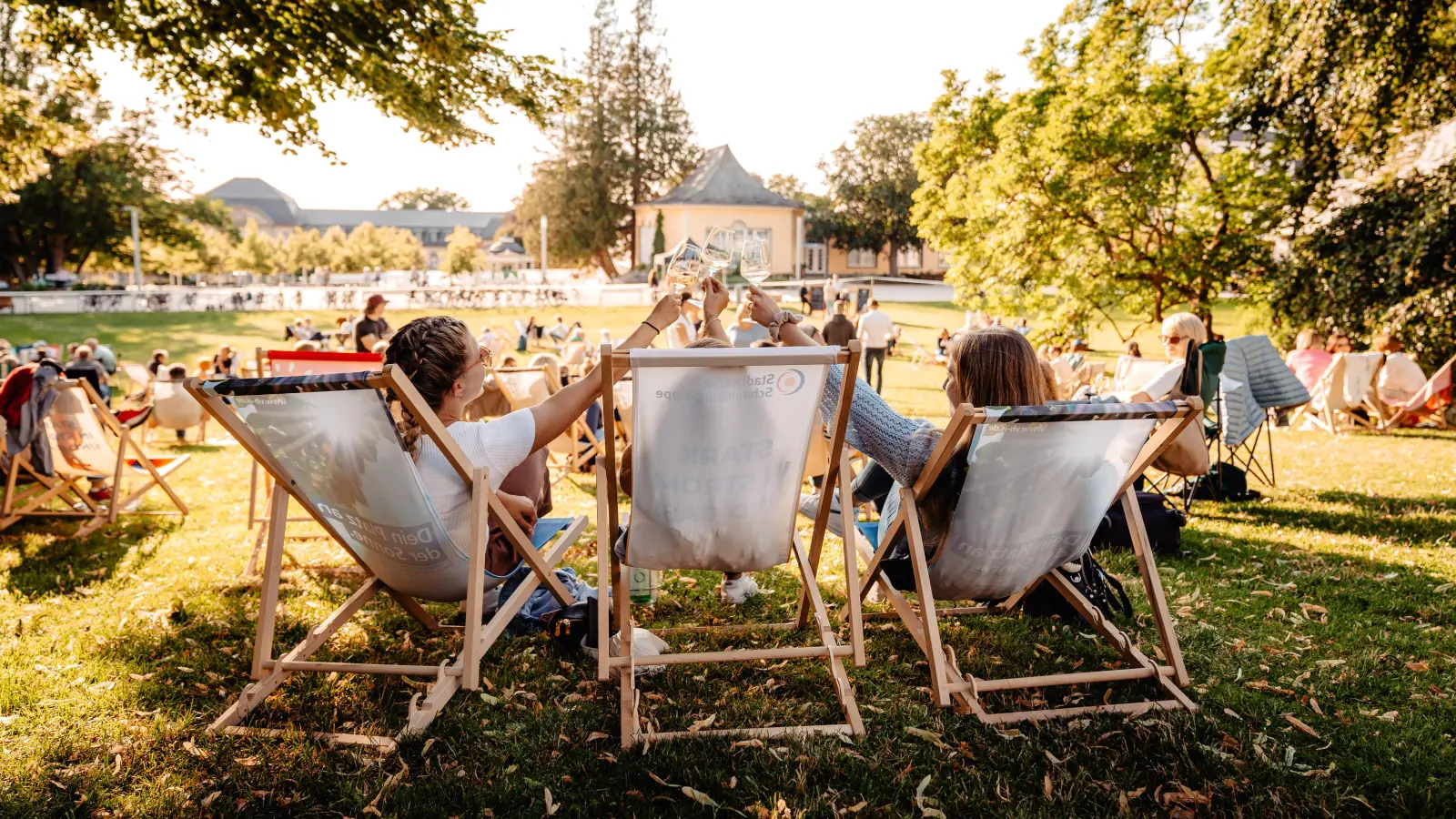 Feierabend im Blütenmeer: Die LaGa auch am Abend genießen. (Foto: Marie-Christin Pratsch)