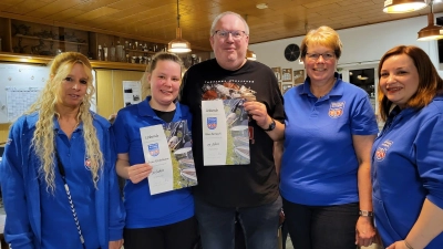 Ehrungen (v.li.): Tanja Siebers, Erina Rintelmann, Peter Karrasch, Susanne Dohse und Martina Böthin. (Foto: privat)