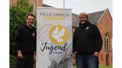 FSJ-ler Philipp Struckmann (links) und Jugenddiakon Maurice Müller wollen das Thema Jugendkirche weiter etablieren – dafür wird ein neuer FSJ-ler gesucht.  (Foto: nh)