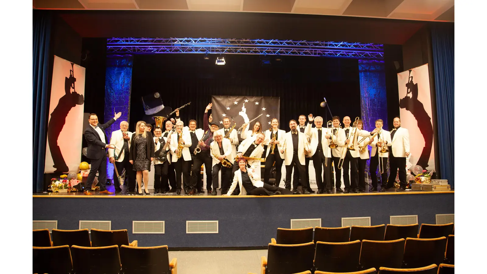 Im März 2024 präsentieren die BigBand-Musiker des Orchesters Berggarten ihr neues Repertoire gemeinsam mit Zauberkünstler Jan Langreder.  (Foto: privat)