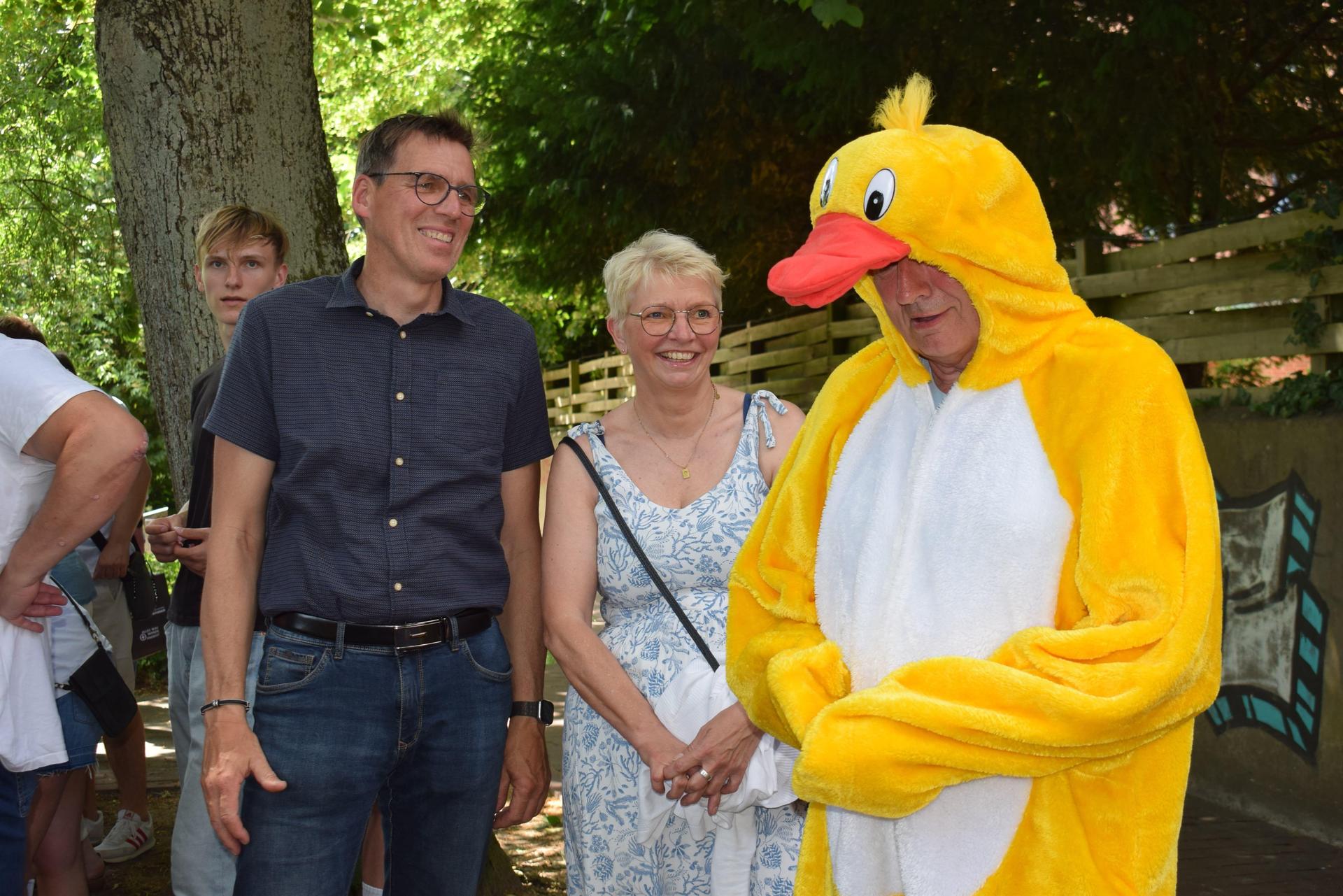 Eindrücke vom Neubürgerempfang, Entenrennen und von der Veranstaltung Wunstorf isst Matjes. (Foto: gi)