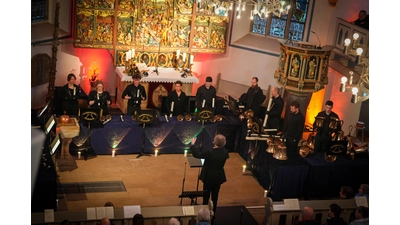 Der Handglockenchor Wiedensahl präsentiert beim Jahreskonzert die große Bandbreite seines Repertoires. (Foto: Linus Bulmahn)