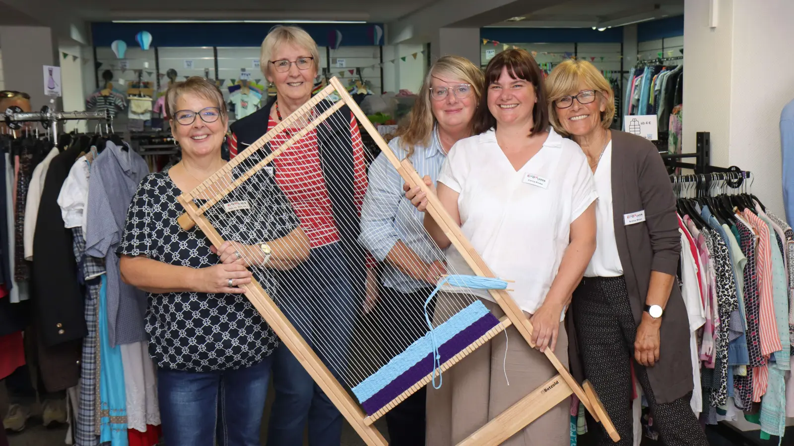 Planen einen „Flickenteppich” (v.li.): Heidrun Schramm, Regina Oldermann, Janet Breier, Carina Knoke und Andrea Meyer. (Foto: tau)