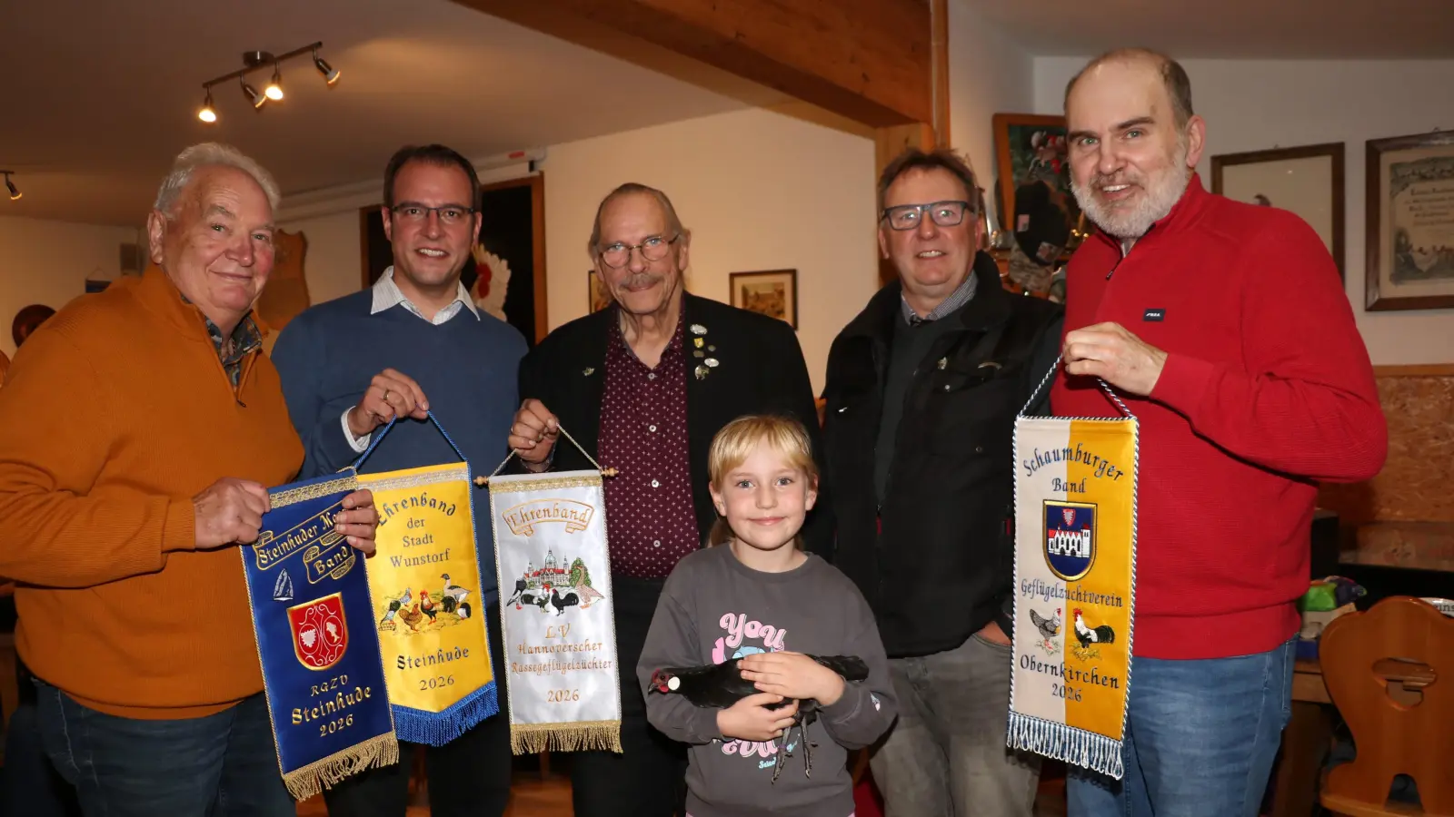Mit Preisen (v.li.): Gerd Meyer, Martin Ehlerding, Axel Thegelkamp, Amelie Otte, Dirk Thiele und Olaf Metzner. (Foto: gi)