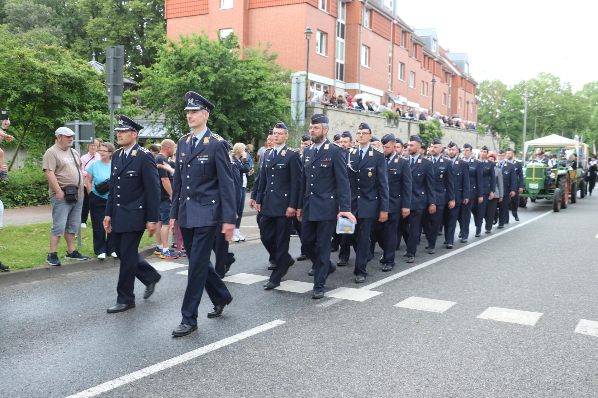 Beim Umzug dabei: Das LTG 62. (Foto: gi)