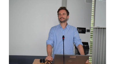 Sebastian Penthien (Lokalportal) hier bei einem Vortrag beim Landkreis Schaumburg (Foto: ab)