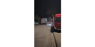 Am Donnerstagabend wurden zahlreiche Einsatzkräfte nach Lindhorst gerufen. Verletzt wurde außer dem Verdächtigen aber niemand. (Foto: privat)