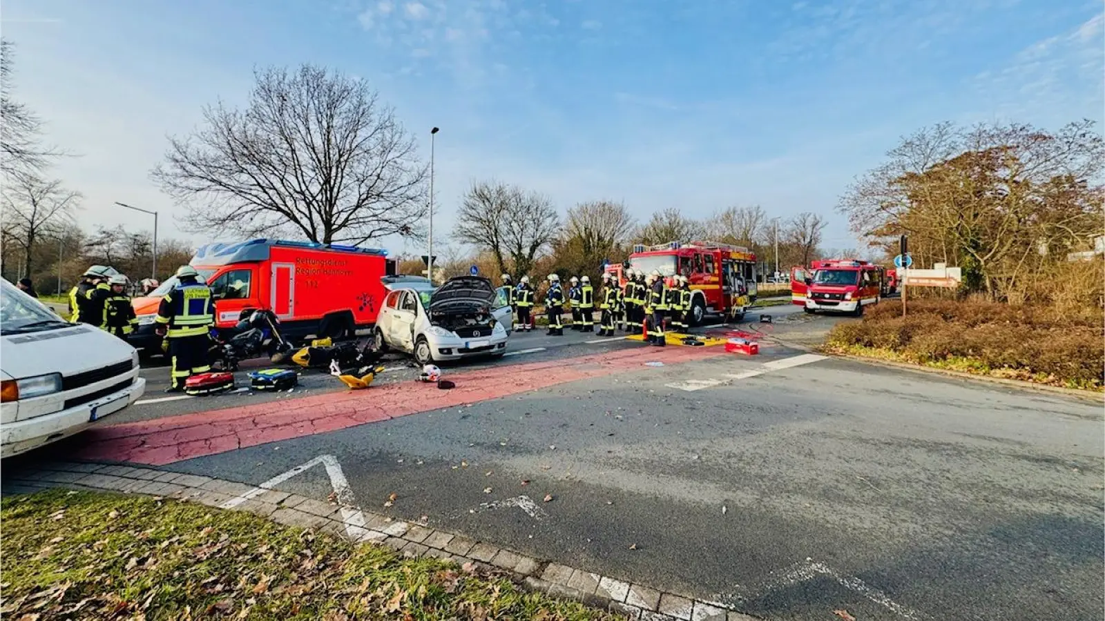 Die Unfallstelle: Die Kreuzung Sölterweg/Bruchdamm in Steinhude. (Foto: Feuerwehr)