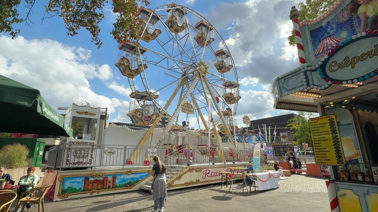 Neu dabei: Das Riesenrad auf dem Amtsplatz. (Foto: privat)