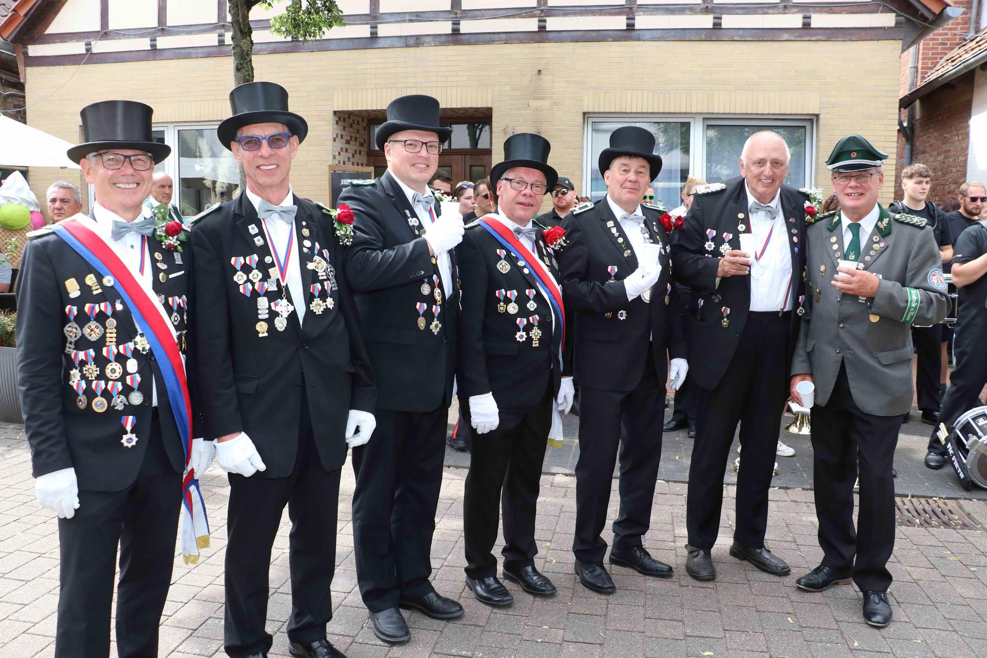 Der historische Umzug: Eindrücke vom Schützenfestsonntag. (Foto: gi)