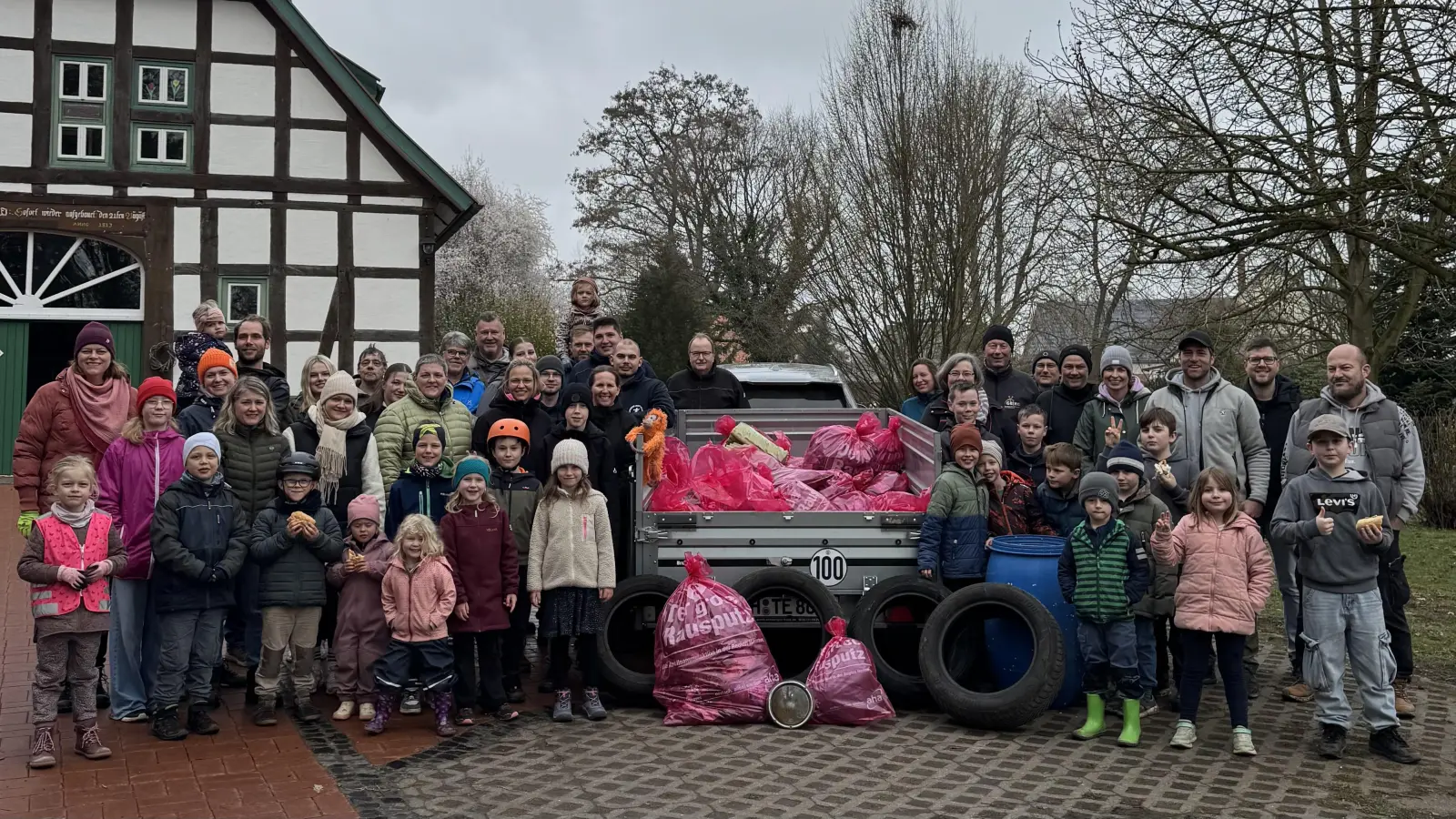 Haben einiges geschafft: Die Teilnehmer der Aktion. (Foto: privat)