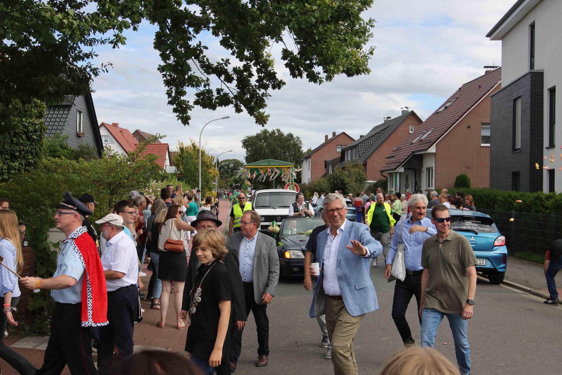 Eindrücke vom großen Festumzug. (Foto: tau)