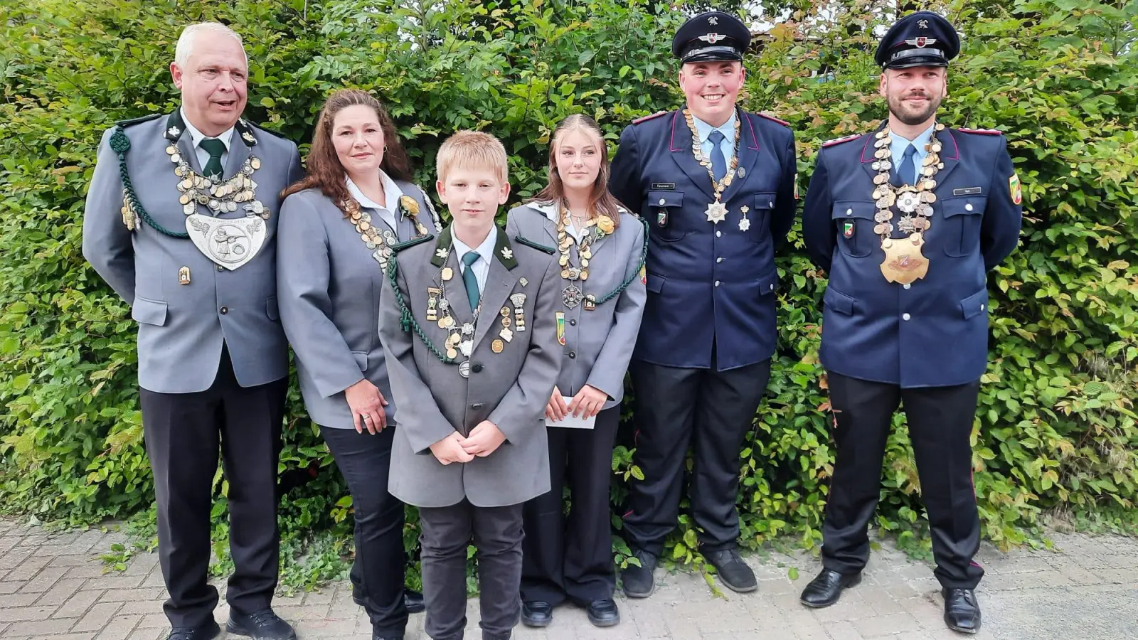 Gruppenbild der Könige (v.li.): Rainer Erdmann, Stefanie Hecht, Finn Lieverscheidt, Mia Heitmüller, Lars Fienemann und Mathias Voß.  (Foto: privat)