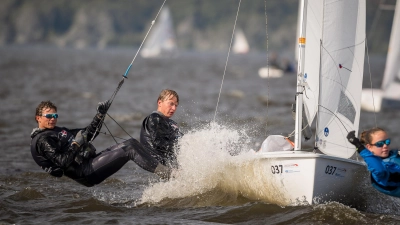 Auf dem Steinhuder Meer: Voller Einsatz bei Wind und Welle. (Foto: mono photo)