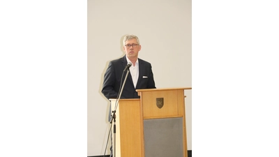 Bei seiner Rede: Bürgermeister Carsten Piellusch.  (Foto: gi)