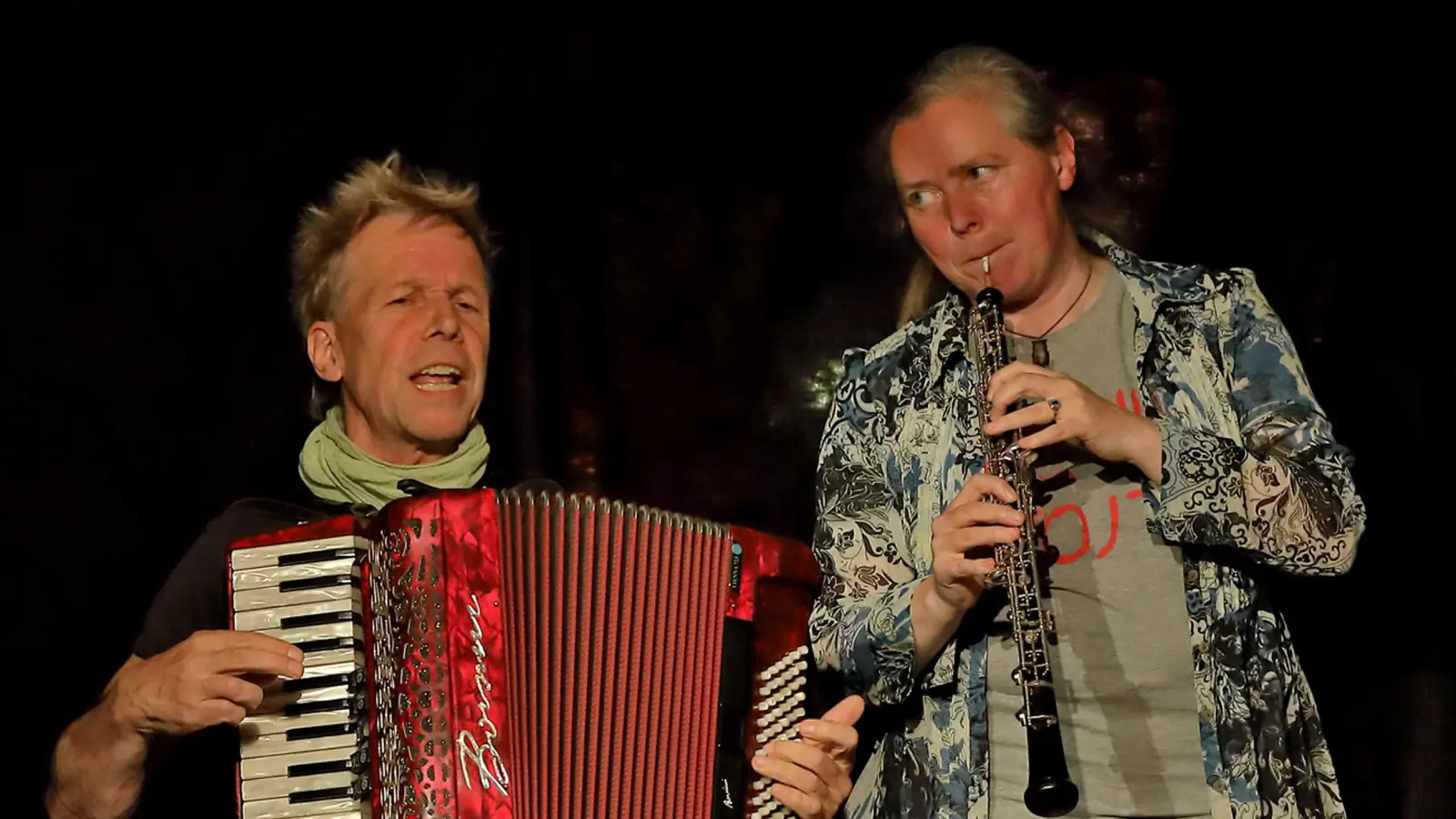 Macht Musik: Das Duo Schmarowotsnik. (Foto: Wolfgang Heermann)