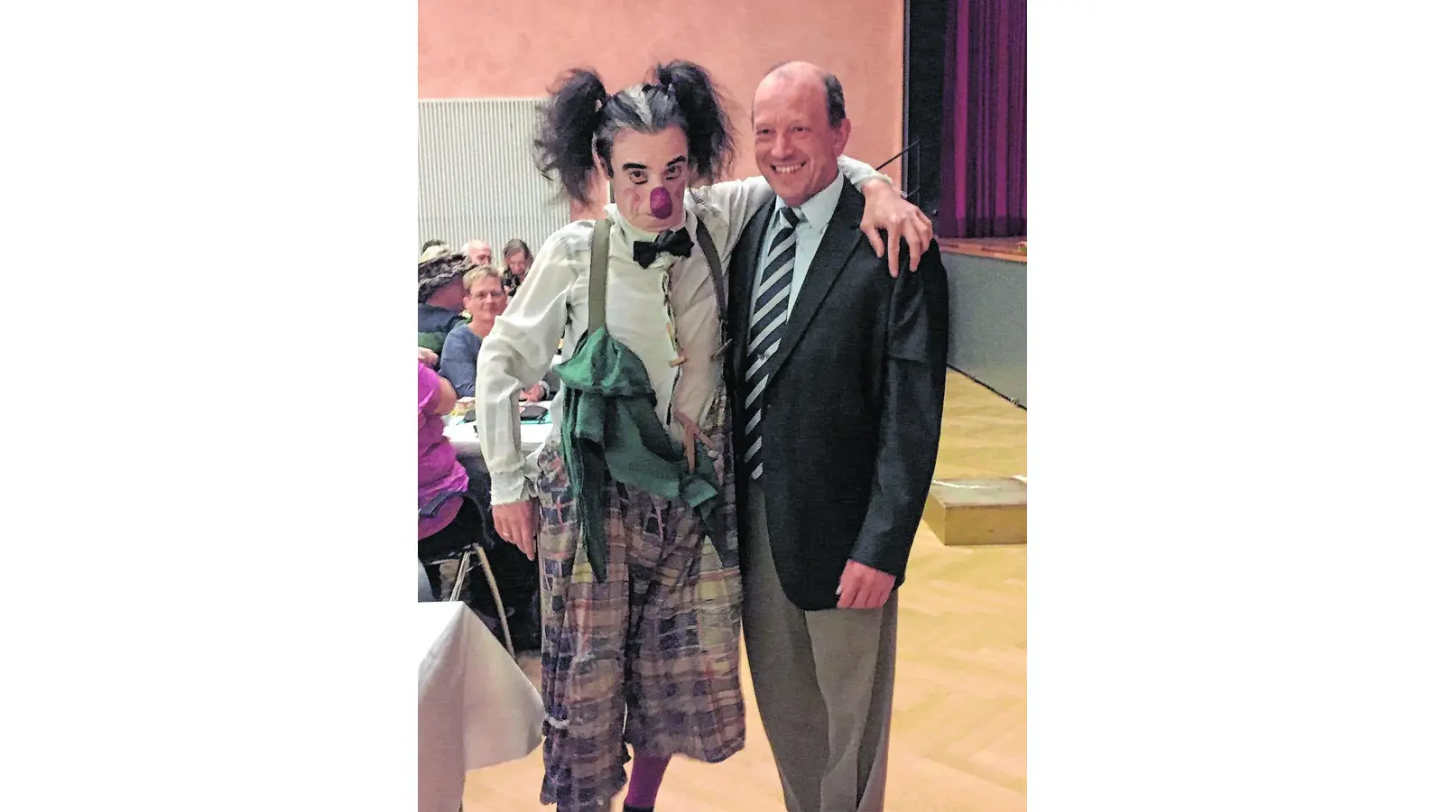 Clown Piccolo sorgt für Stimmung (Foto: mk)