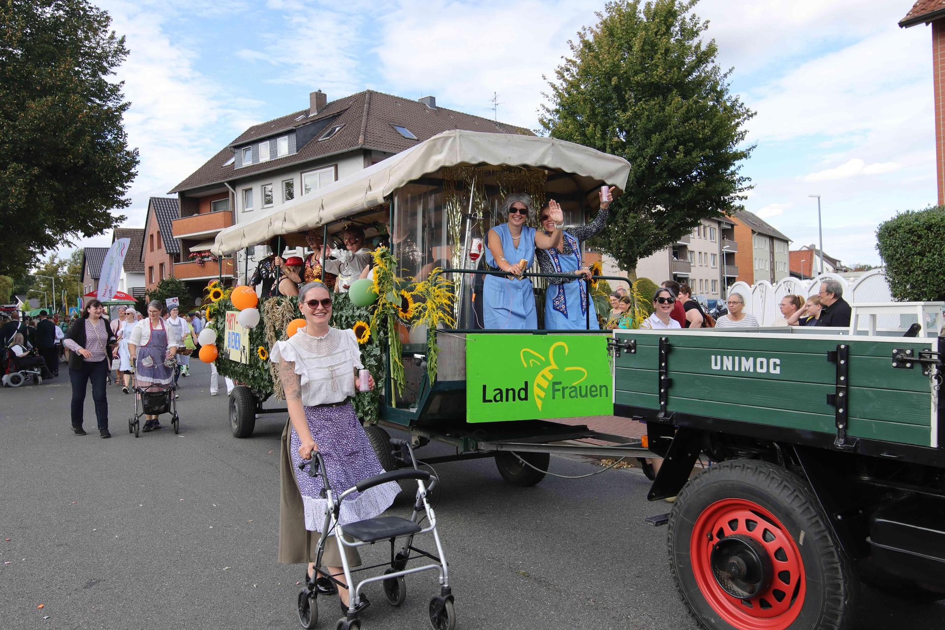 Eindrücke vom großen Festumzug. (Foto: tau)