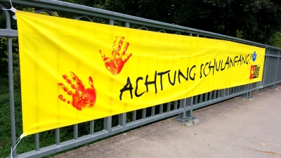 Ist auch weiter erlaubt: Präventionsbanner der Polizei oder Verkehrswacht zum Schulbeginn oder vor der dunklen Jahreszeit als Einbruchsprävention.  (Foto: ste)