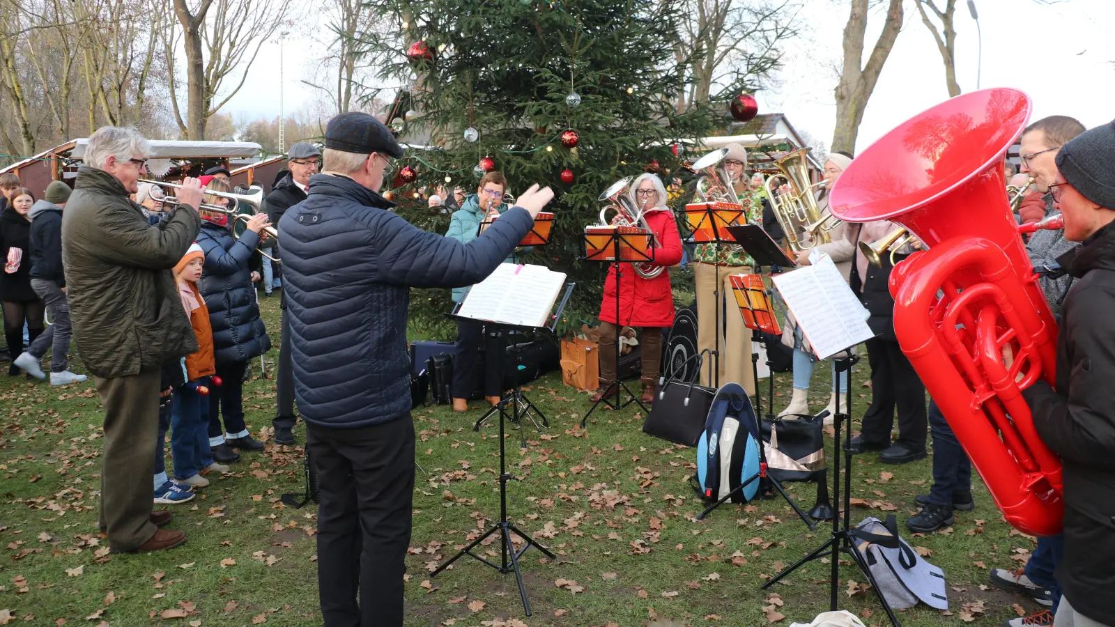 Meerbrass eröffnet musikalisch den 23. Adventsbasar.  (Foto: gi)