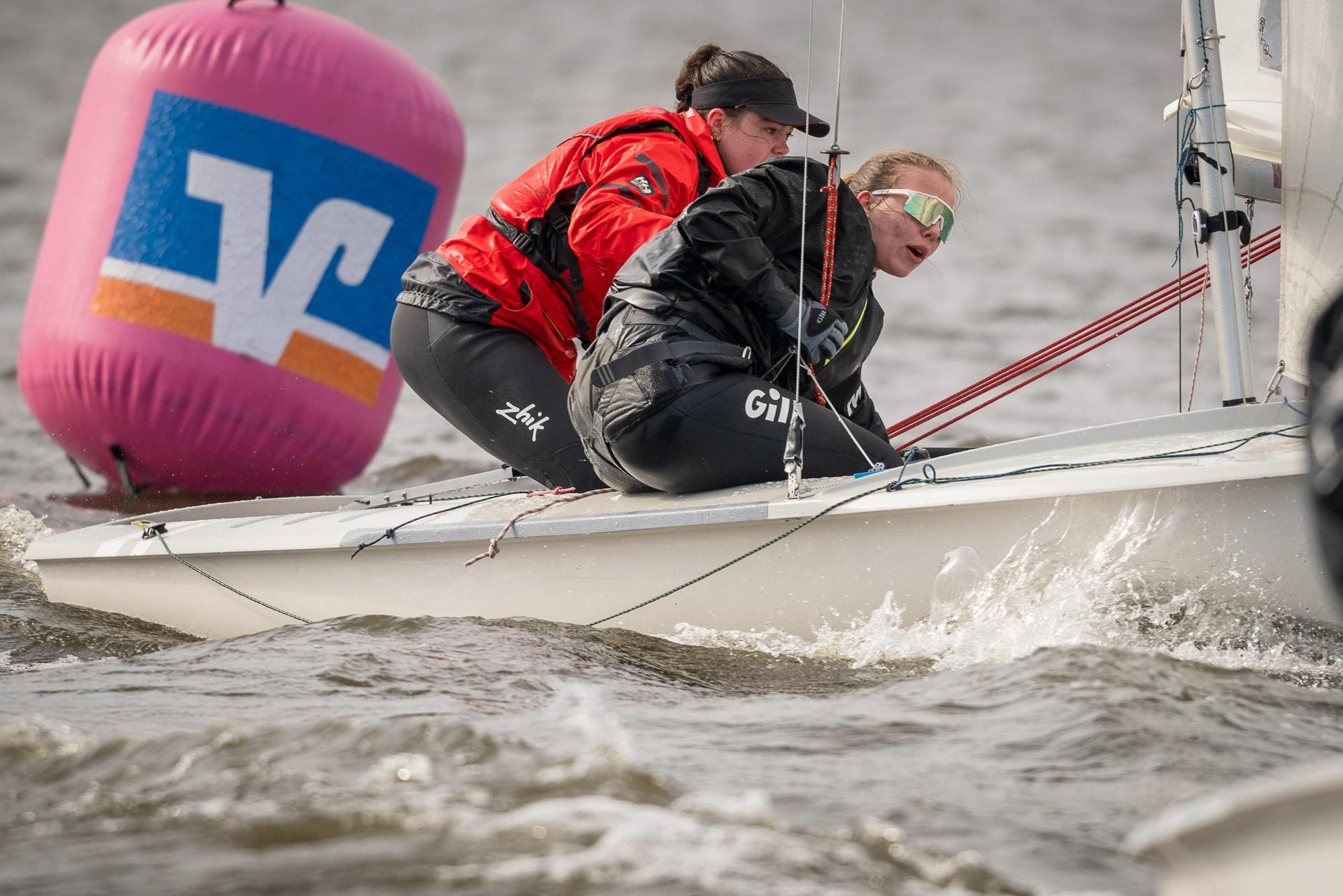 Volle Konzentration: Die Teilnehmer der Wettfahrt. (Foto: mono photo)