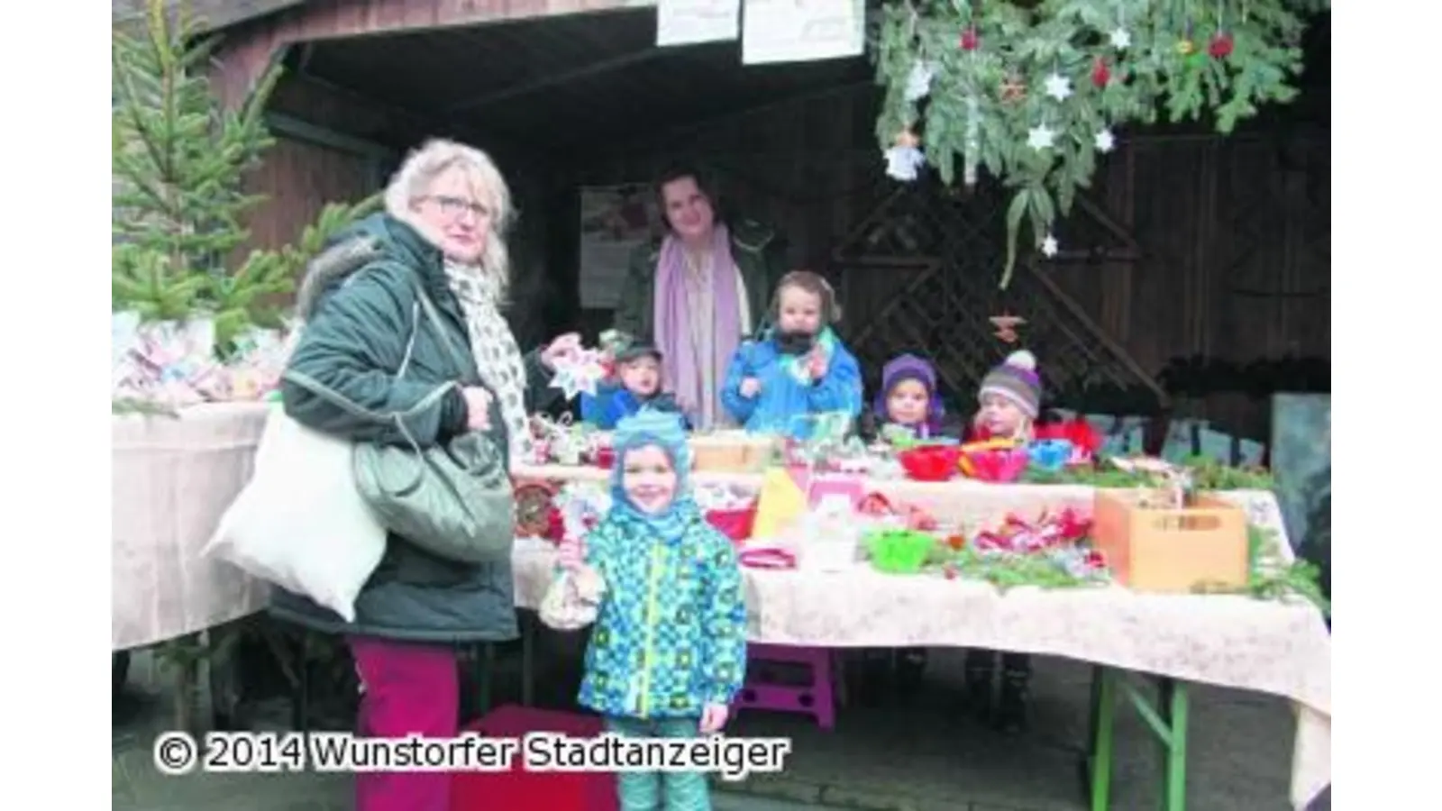 Stiftskindergarten auf Weihnachtsmarkt (Foto: gi)
