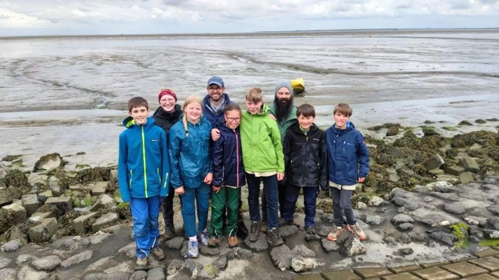 Ab ins Watt - Jungpfadfinder wagten den Sprung ins Watt. (Foto: gk)