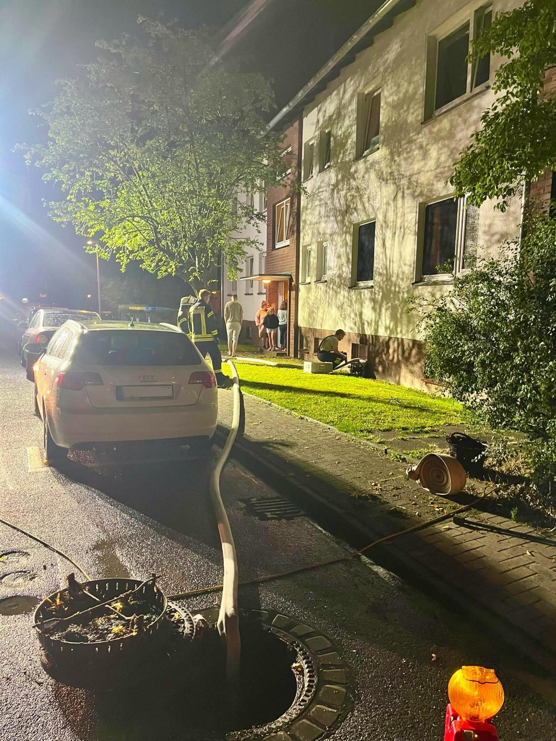 Folgen des Unwetters: Die Feuerwehr im Einsatz. (Foto: Feuerwehr)