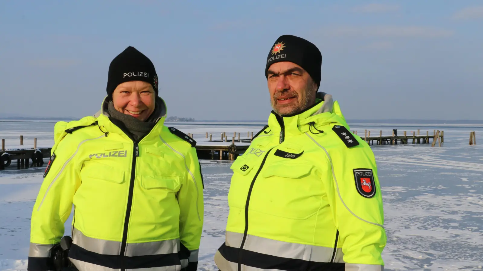 An der Promenade auf Streife (v.li.): Kathi Langenstein und Torsten Jahn. (Foto: gi)