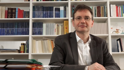 Lehrt an der Universität Jena und deutet in seinem Buch die Romantik neu: Prof. Dr. Stefan Matuschek. (Foto: Jan-Peter Kasper)