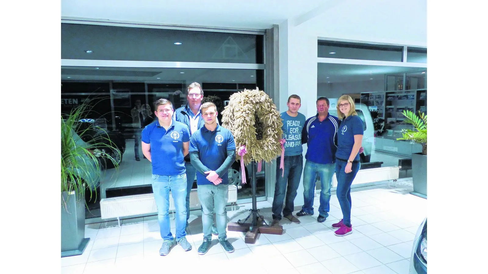 Erntekrone ist jetzt an ihrem Platz (Foto: mk)
