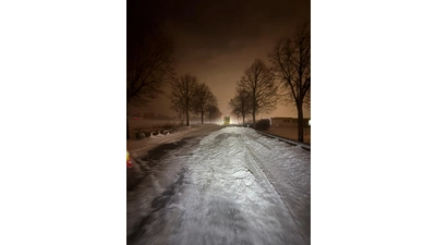 Die B442 musste am Freitagabend voll gesperrt werden. (Foto: privat)