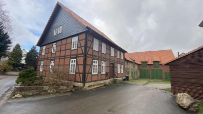 Der Hof des Landwirten Friedrich-Konrad Krückeberg aus Hohenrode wurde von ihm an die „Stiftung für Rinteln” vererbt mit Auflagen, die dem Ort Hohenrode Zugute kommen. <br> (Foto: ste)