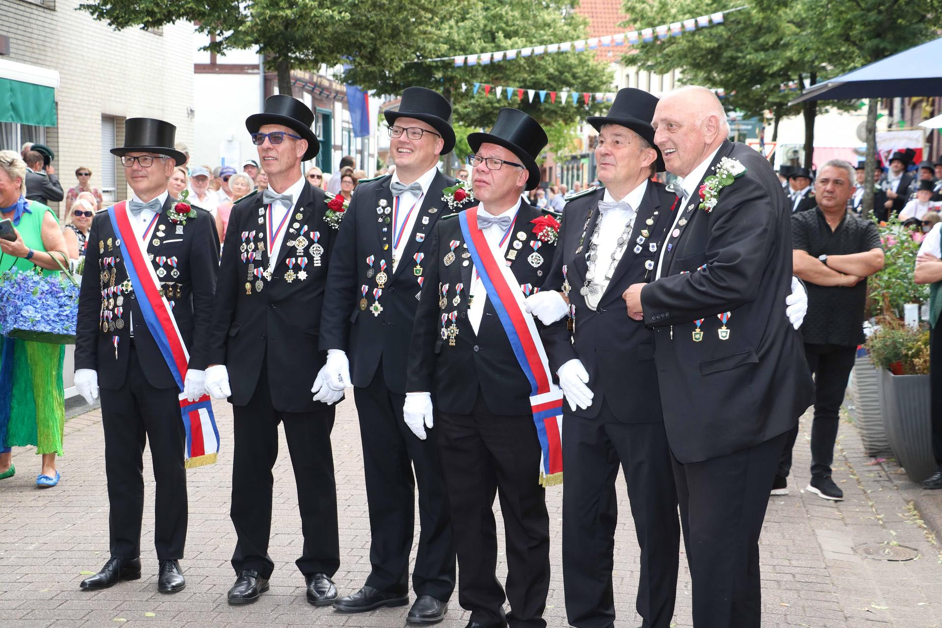 Der historische Umzug: Eindrücke vom Schützenfestsonntag. (Foto: gi)