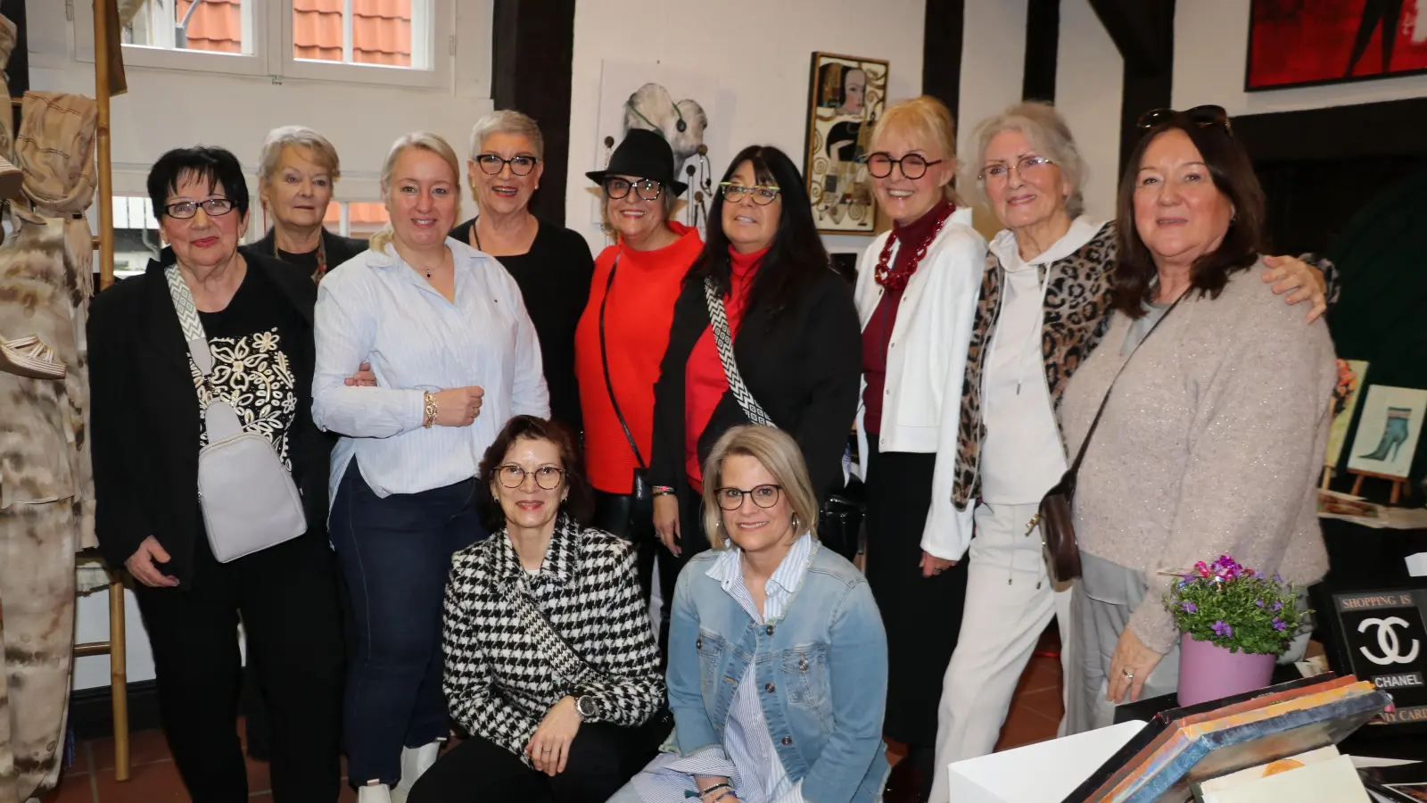 Gelungene Veranstaltung: Gut gelaunte Ausstellerinnen. (Foto: gi)