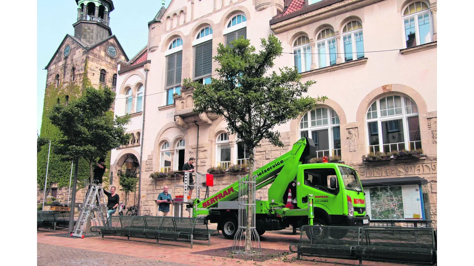Beleuchtung wieder aufgehängt (Foto: gi)