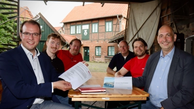Mit Masterplan (v.li.): Martin Ehlerding, Phillip Nülle, Frank Löffler, Kristof Mertens, Florian Wulf und Nils Hoffmann. (Foto: tau)