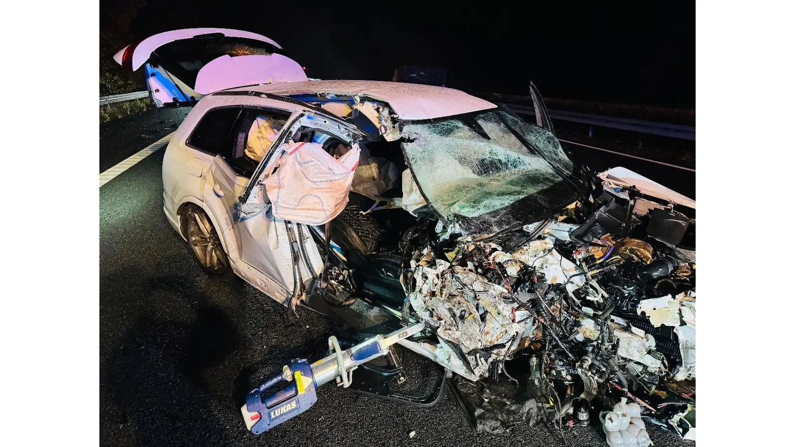 Zwischen Bad Nenndorf und Lauenau verunglückte der Audi SUV. (Foto: privat)