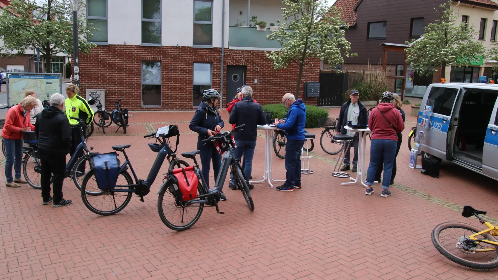 Sehr gut war der Zuspruch bei der Kodierung von Pedelecs in Steinhude.  (Foto: gi)
