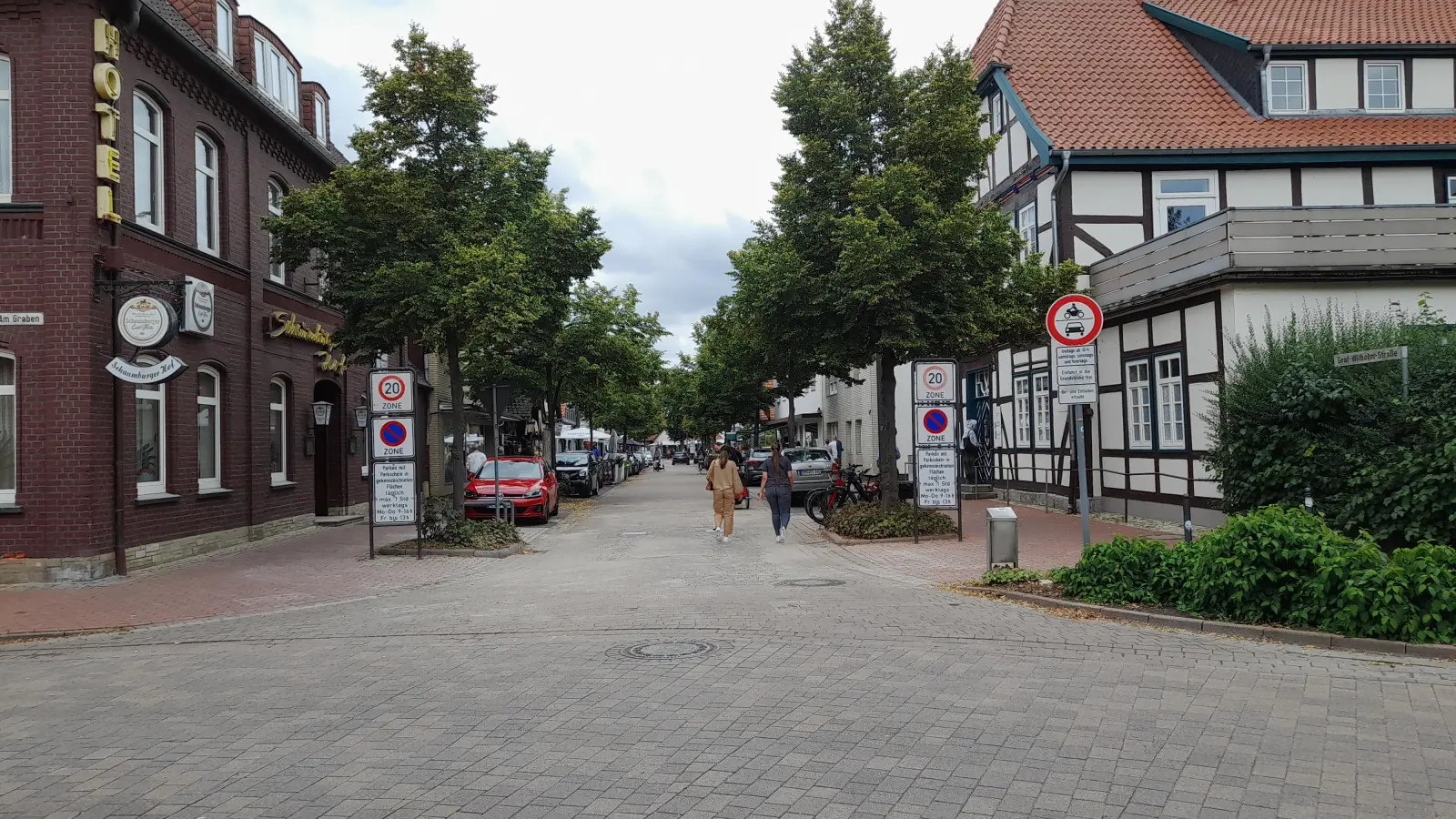 Wird eher nicht temporär ausgeweitet werden: Fußgängerzone ab Graf-Wilhelm-Straße. (Foto: wb)